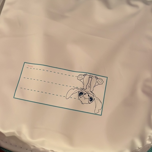 SOLD -Disney Stitch insulated Lunch bag - Picture 4 of 15